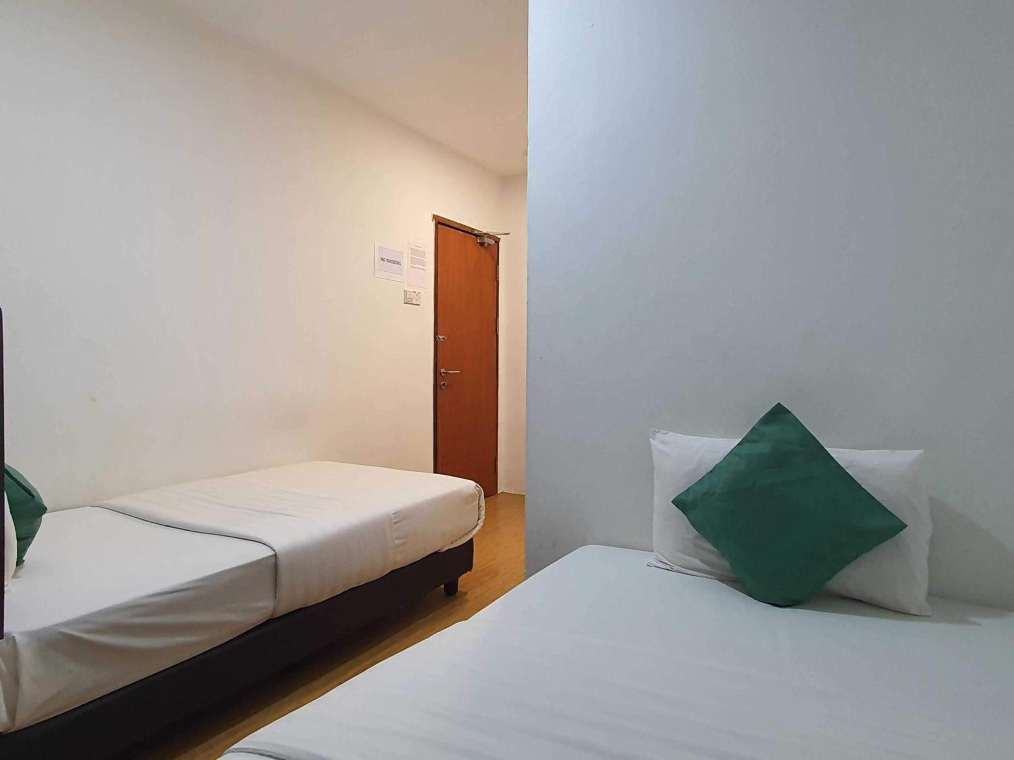 Oyo 91053 Signature Inn Miri Ngoại thất bức ảnh