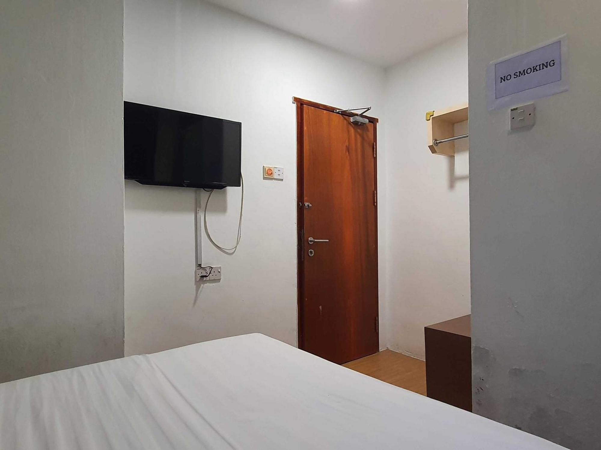 Oyo 91053 Signature Inn Miri Ngoại thất bức ảnh