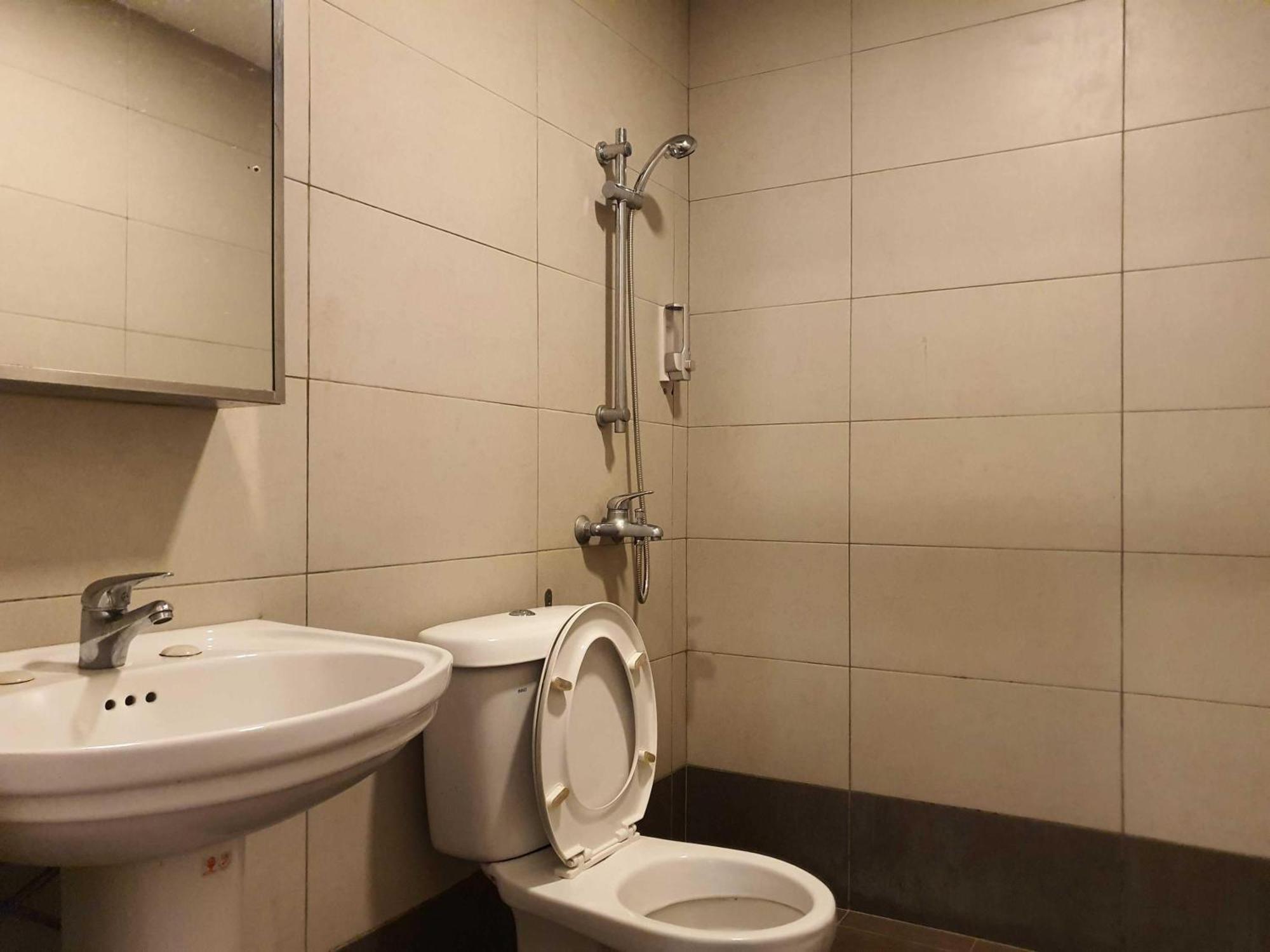 Oyo 91053 Signature Inn Miri Ngoại thất bức ảnh