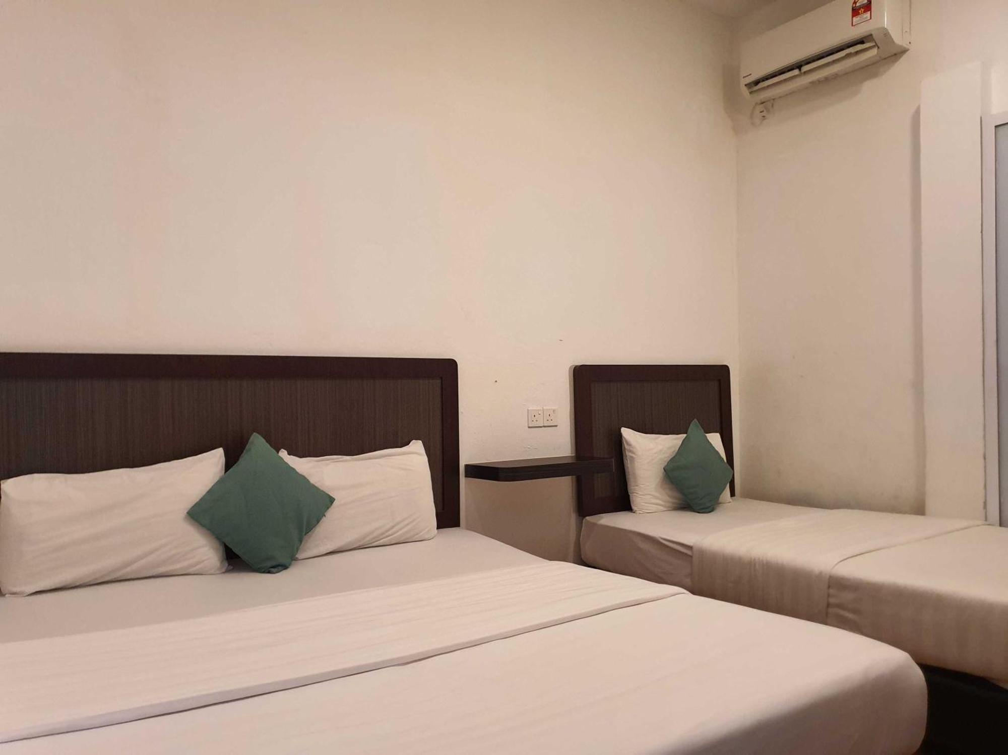 Oyo 91053 Signature Inn Miri Ngoại thất bức ảnh