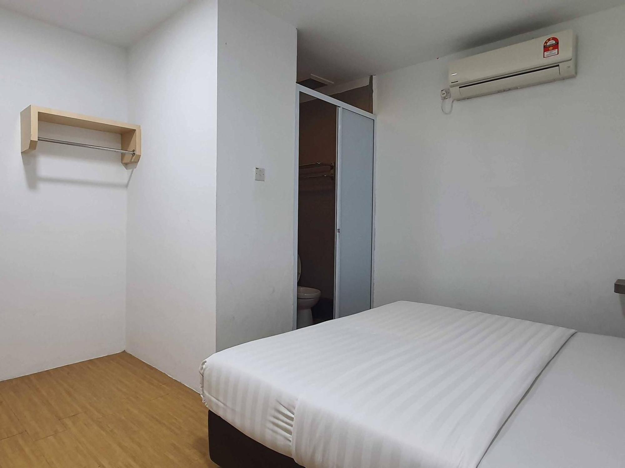 Oyo 91053 Signature Inn Miri Ngoại thất bức ảnh