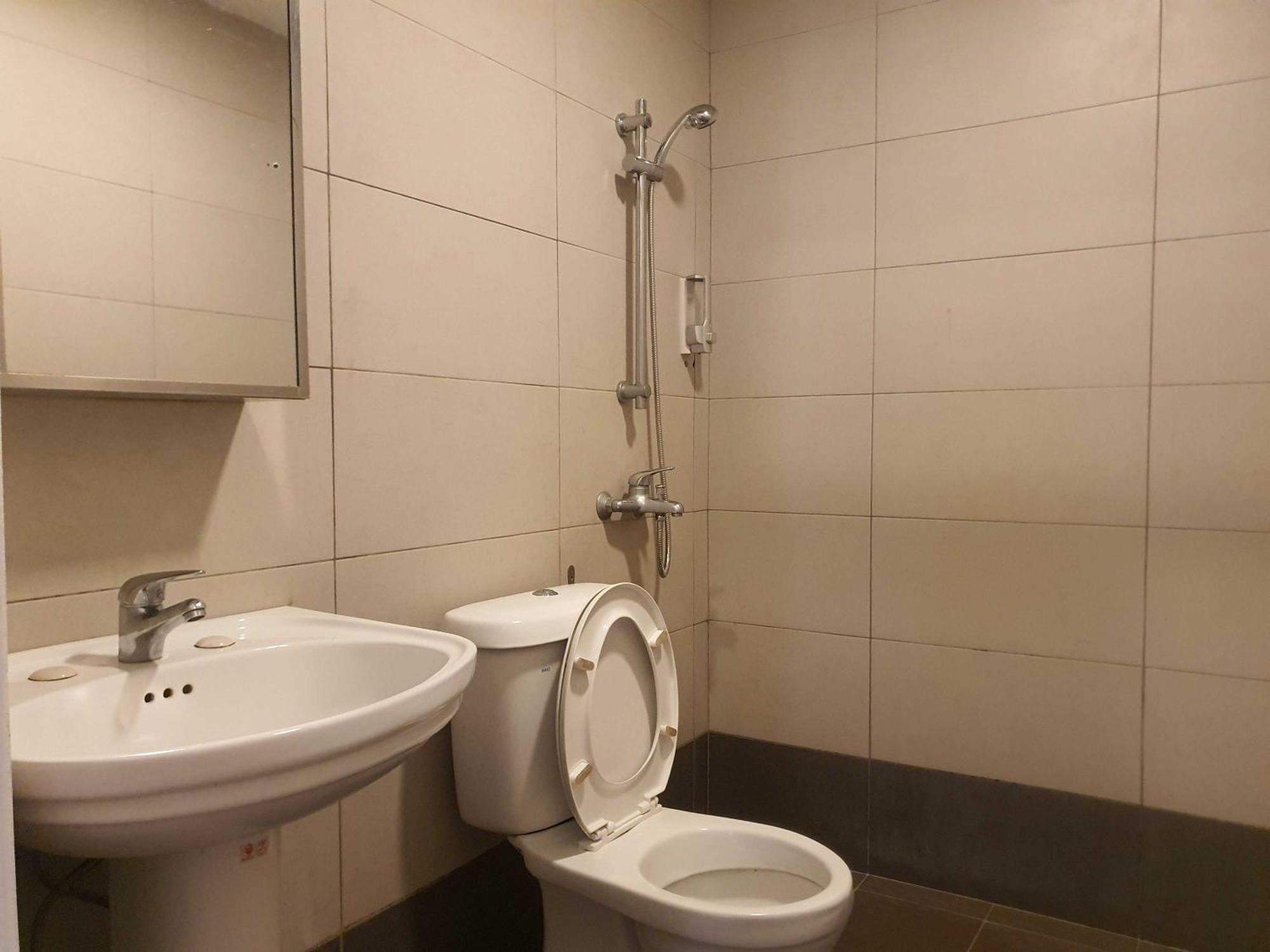 Oyo 91053 Signature Inn Miri Ngoại thất bức ảnh